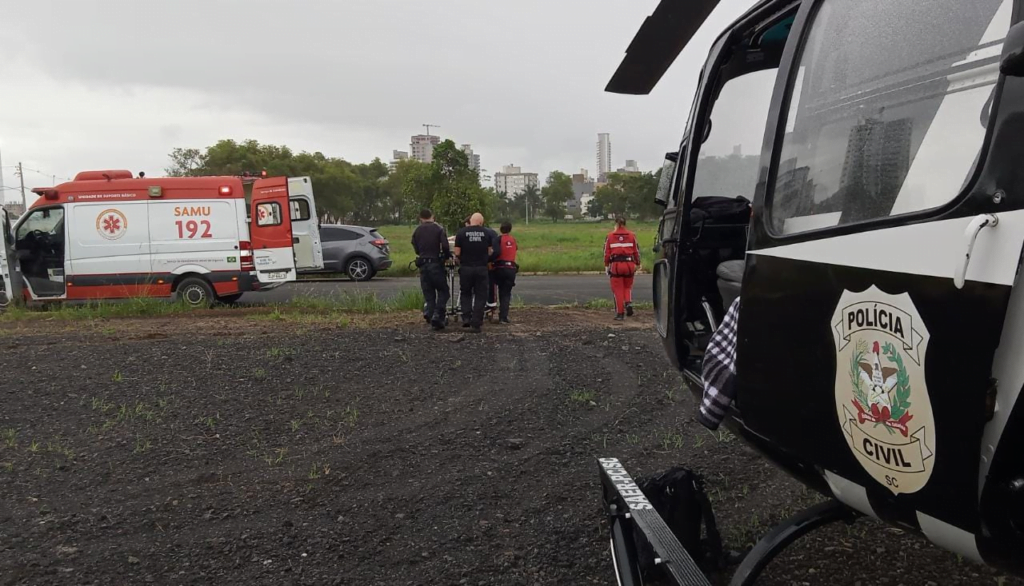 Morador fica ferido depois de cair de telhado em Sangão