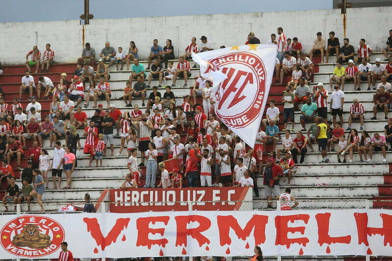 Hercílio Luz vence a Chapecoense em casa