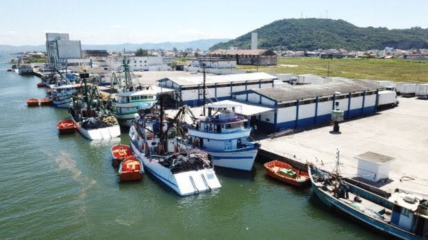 SCPAR lança licitação para dragagem do berço de atracação do Porto de Laguna