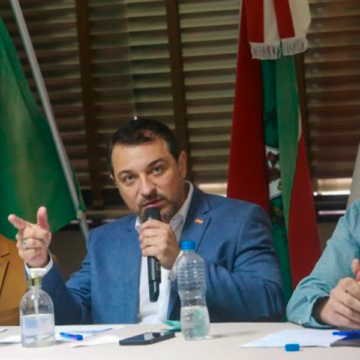 Em Tubarão, governador apresenta investimentos no Aeroporto Regional Em Tubarão, governador apresenta investimentos no Aeroporto Regional