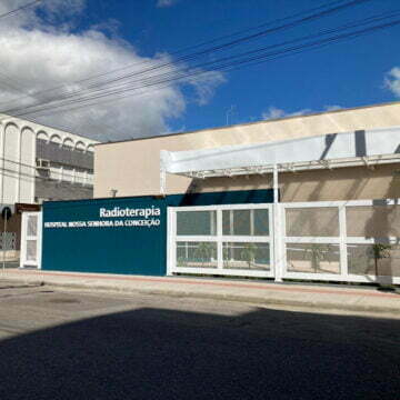 Pacientes que precisam de radioterapia iniciam consultas no HNSC, em Tubarão