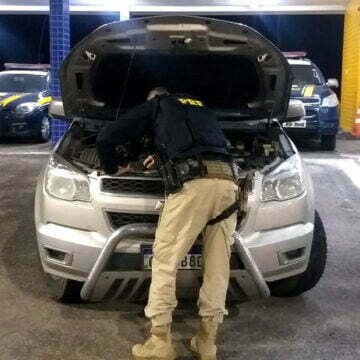 Carro roubado no Rio de Janeiro e com placas clonadas é recuperado em Tubarão