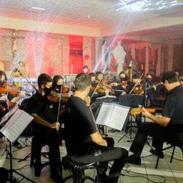 Orquestra Santa Teresinha fará apresentação especial de Natal e visitação nos bairros