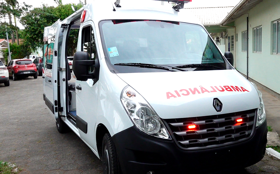 Ambulância é entregue à Secretaria de Saúde em Capivari de Baixo