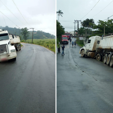 Carreta desce rua de ré e atinge poste e muros de casas, em Jaguaruna