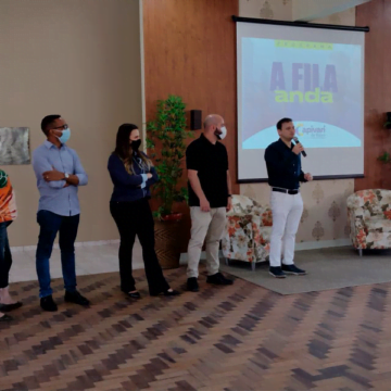Capivari de Baixo lança o programa A Fila Anda