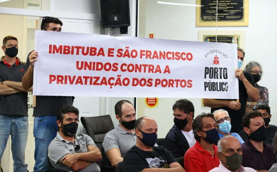 Empresários e moradores se manifestam contra privatização do Porto de Imbituba