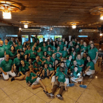 Laços eternos: trisavó reúne quatro gerações da família para celebrar o Natal