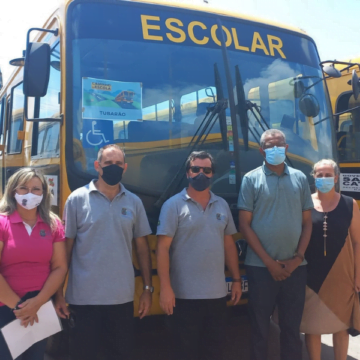 Tubarão é contemplado com um veículo para transporte escolar Tubarão é contemplado com um veículo para transporte escolar