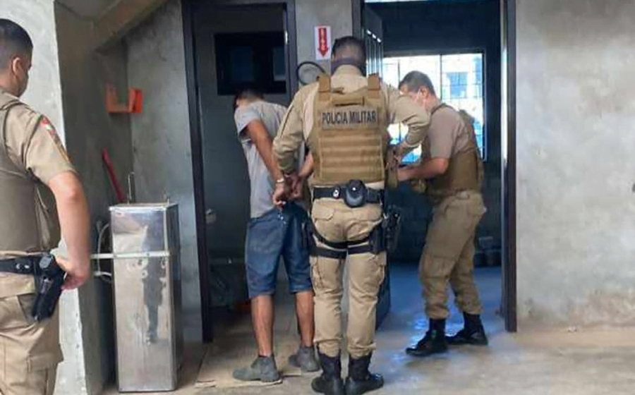 Funcionário é preso após furtar empilhadeira da empresa onde trabalha, em Sangão
