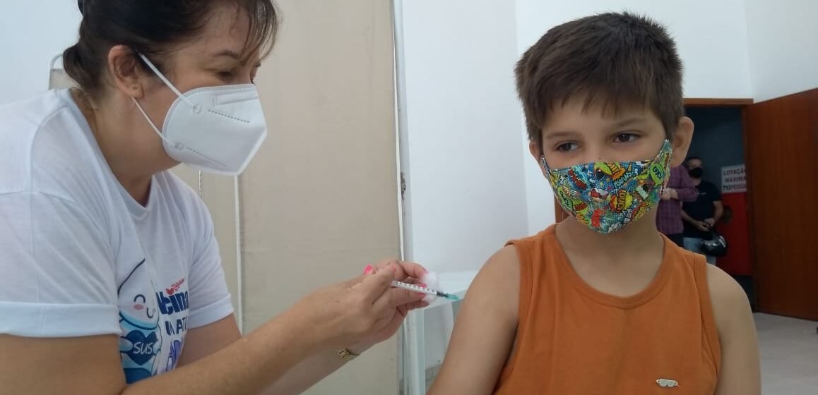 Amurel recebe mais 1.950 doses pediátricas para vacinação contra covid-19 em crianças