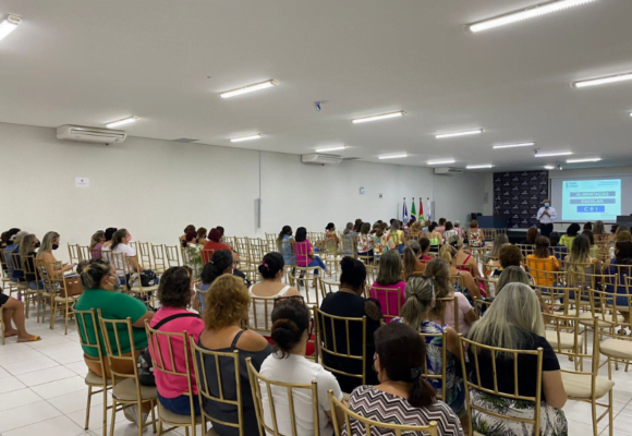 Merendeiras de Tubarão passam por capacitação antes da volta às aulas