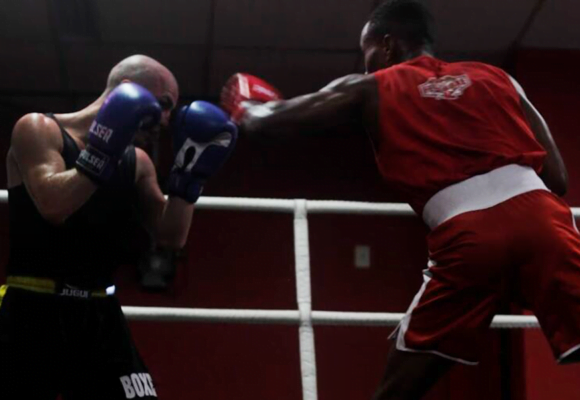 Equipe tubaronense de boxe participa do Cinturão de Ouro