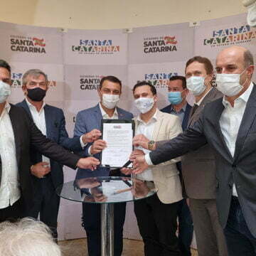 Capivari de Baixo adere ao Plano 1000 para receber R$ 25 milhões do Governo do Estado Capivari de Baixo adere ao Plano 1000 para receber R$ 25 milhões do Governo do Estado