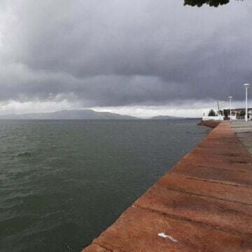 SC entra em alerta para temporais e temperatura chegará a 34°C neste sábado SC entra em alerta para temporais e temperatura chegará a 34°C neste sábado