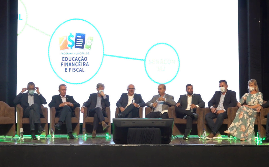 Com a presença do ministro da Educação, programa de educação financeira é lançado em Santa Catarina