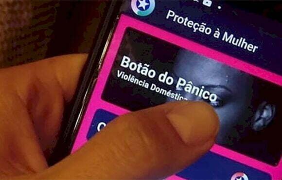 Homem é levado à delegacia após violar medida protetiva da ex- companheira