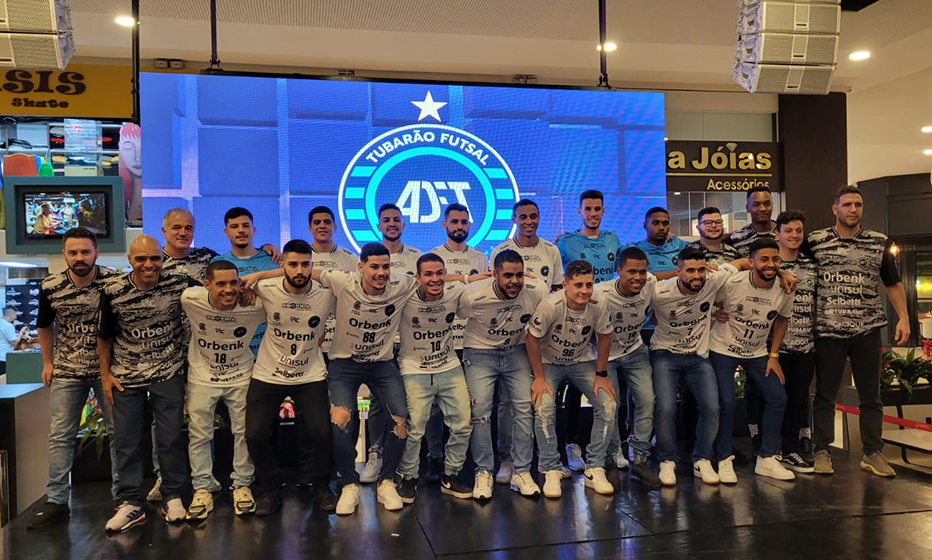 Tubarão Futsal apresenta elenco para a temporada e lança plano de sócio-torcedor