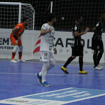 Tubarão Futsal perde para o Corinthians na estreia da Liga Nacional