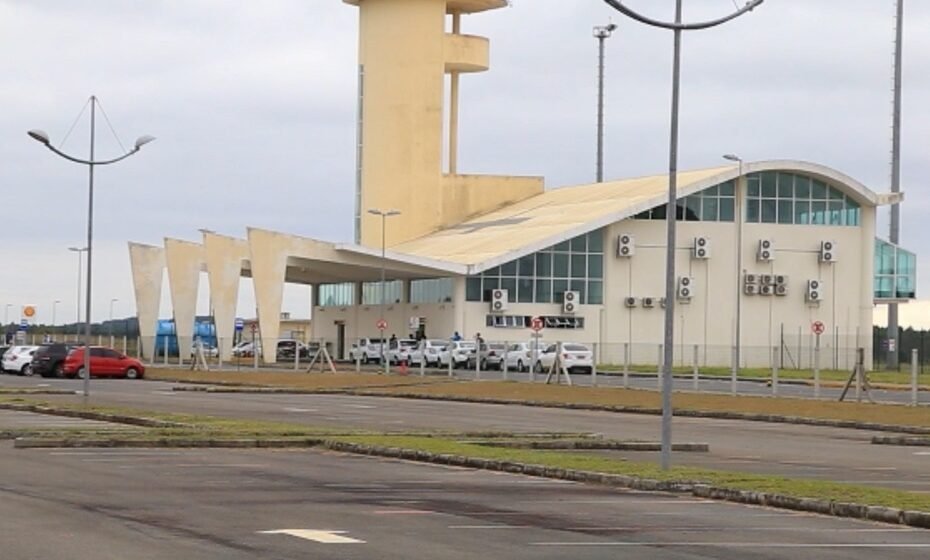 Secretário da Casa Civil afirma que estrutura do aeroporto de Jaguaruna está sucateada