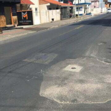 Ruas afetadas por obras de esgoto em Laguna receberão repavimentação Ruas afetadas por obras de esgoto em Laguna receberão repavimentação