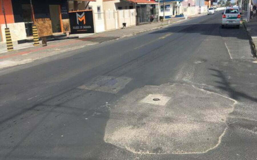 Ruas afetadas por obras de esgoto em Laguna receberão repavimentação