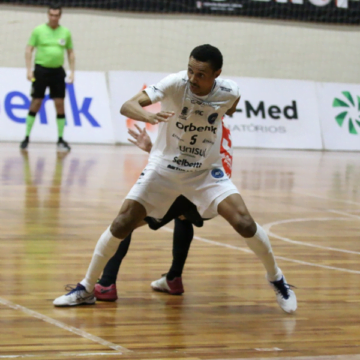 Tubarão Futsal joga contra o Atlântico, em casa, nesta segunda-feira