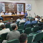 Governador Carlos Moisés visita obras e se reúne com prefeitos da região