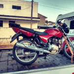 Moto roubada de entregador de lanches é recuperada e ladrão identificado