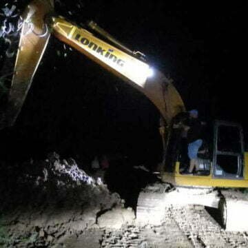 Trânsito na rodovia Ageu Medeiros é interrompido para escoamento no Campo da Eira