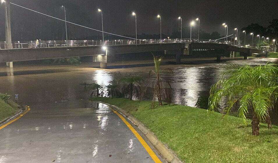 Tubarão alerta para possível transbordamento do rio e prepara decreto de situação de emergência