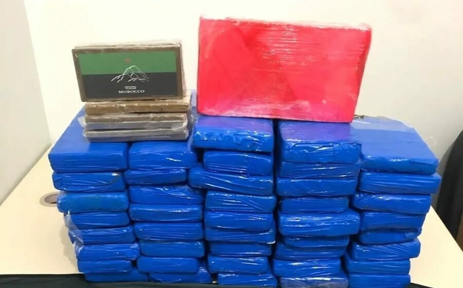 Casal é preso com mais de 30 quilos de drogas em Imbituba Casal é preso com mais de 30 quilos de drogas em Imbituba
