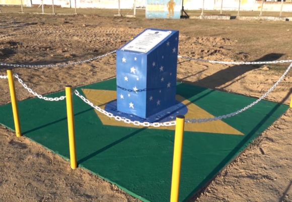 Pedra Fundamental da Escola Bilíngue de Surdos é lançada em Laguna