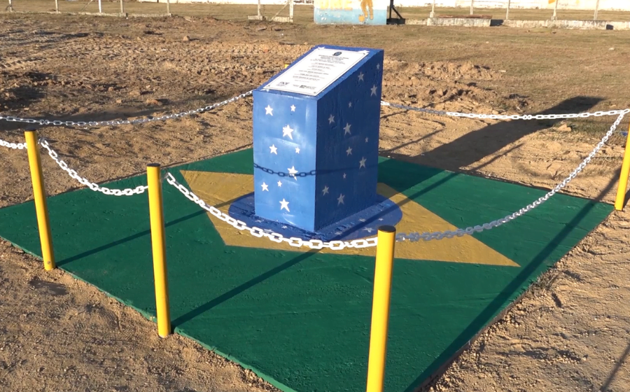 Pedra Fundamental da Escola Bilíngue de Surdos é lançada em Laguna