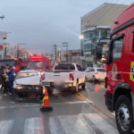 Motorista fica preso às ferragens em acidente no Centro de Jaguaruna