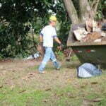 Mutirão de limpeza no rio da Madre recolhe quase duas toneladas de lixo