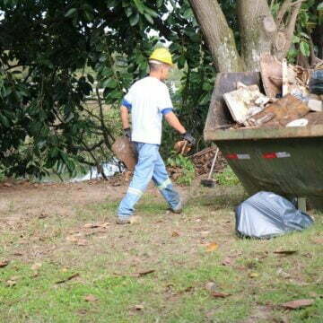 Mutirão de limpeza no rio da Madre recolhe quase duas toneladas de lixo