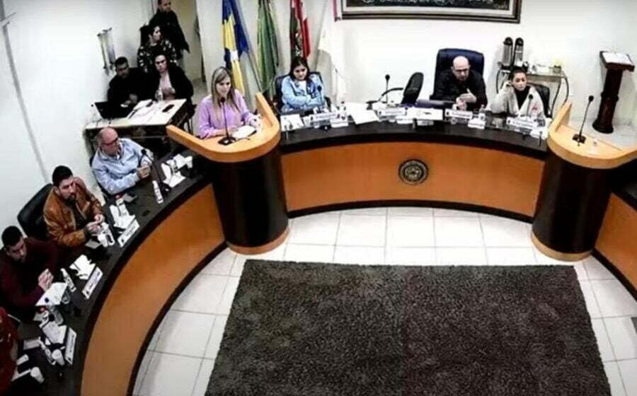 Vereadores aprovam lei que suspende atual cobrança do IPTU em Capivari de Baixo