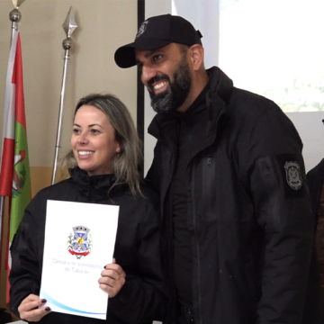 Policiais penais e agentes de segurança de Tubarão recebem moção de cumprimentos