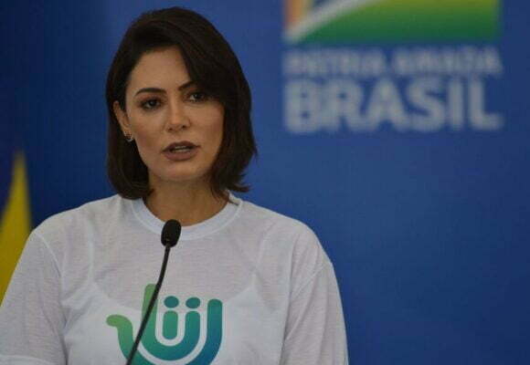 Primeira-dama Michelle Bolsonaro cancela vinda a Laguna