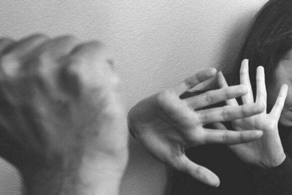 Homem invade casa, agride ex-companheira e acaba preso em flagrante