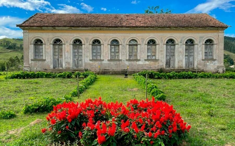 Recital de violão clássico será apresentado da casa dos arcos, em Pedras Grandes