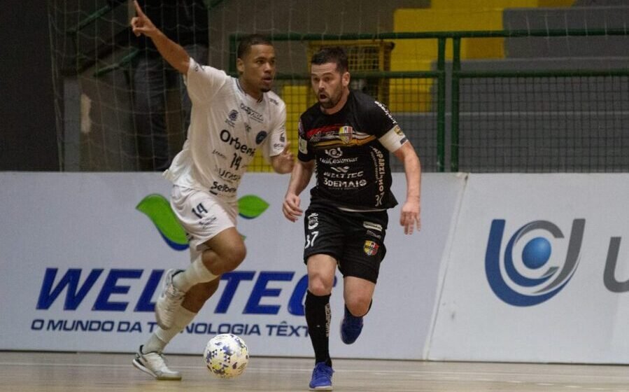 Tubarão Futsal vence o Blumenau e entra na zona de classificação da Liga Nacional