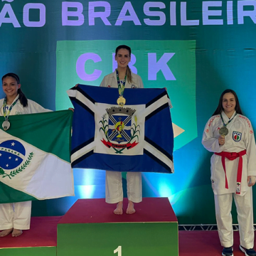 Atletas tubaronenses garantem medalhas em campeonato brasileiro de Karatê Atletas tubaronenses garantem medalhas em campeonato brasileiro de Karatê