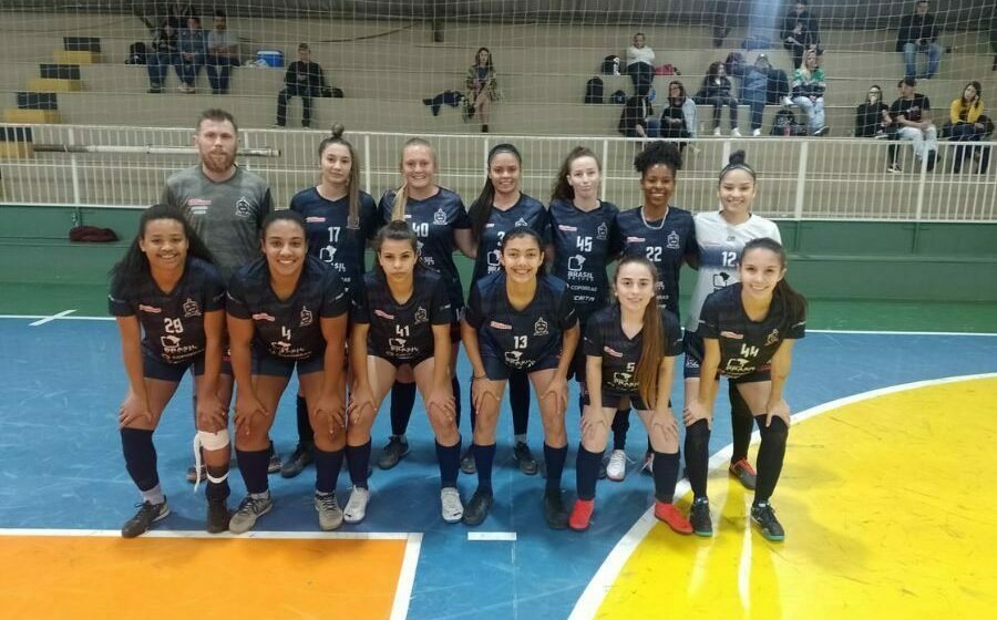 Equipe feminina de Futsal de Tubarão se classifica para semifinal do regional