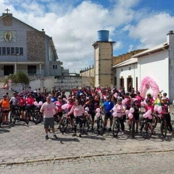 Mais de cem ciclistas participam do 1º Pedal Rosa em Jaguaruna