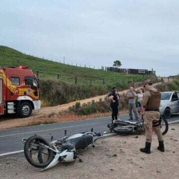Colisão frontal entre duas motocicletas deixa condutores feridos em São Ludgero