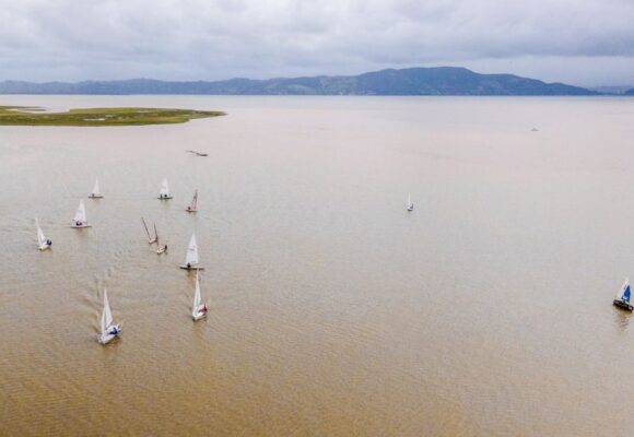 Festival Náutico de Laguna deve reunir cerca de 100 velejadores