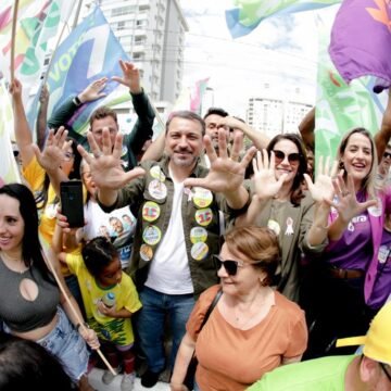 Moisés vem a Tubarão no último dia de campanha Moisés vem a Tubarão no último dia de campanha