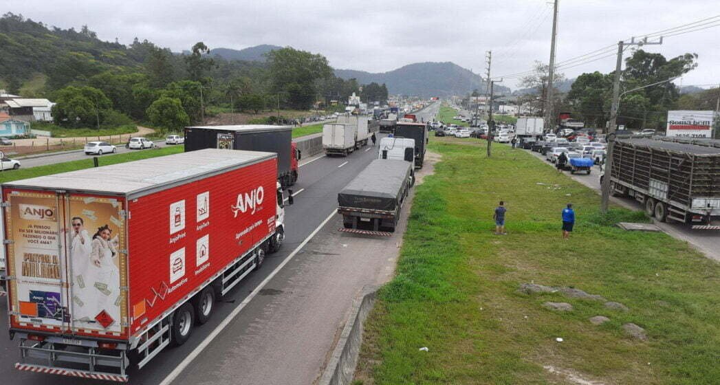 Santa Catarina tem mais de 80 pontos de bloqueios nas rodovias federais e estaduais